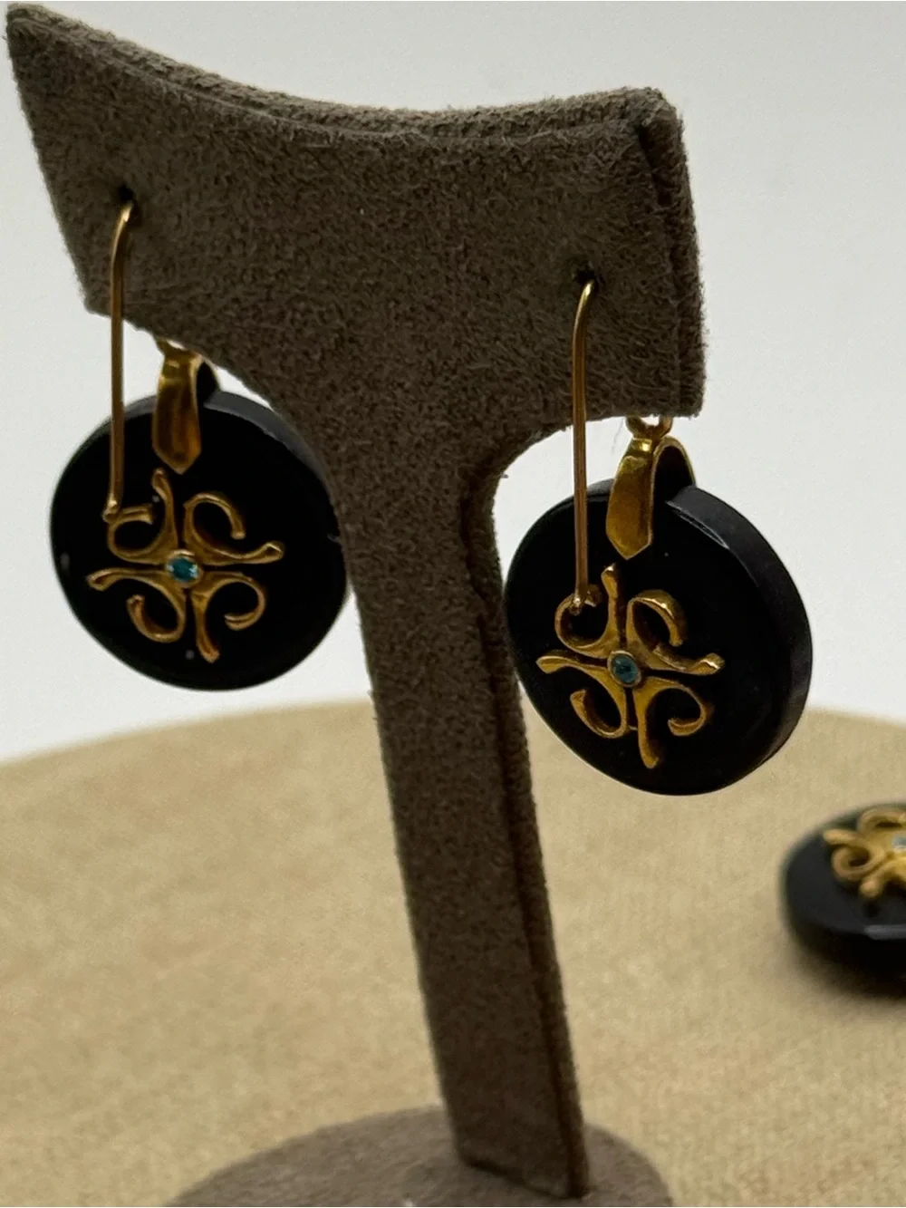 vintage Black and Gold onyx Crystal Round Drop Earrings and Pendant Set